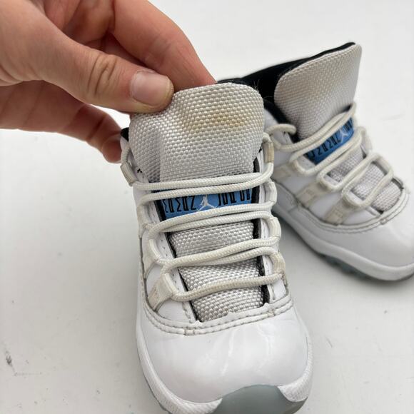 Nike Jordan 11 Retro Basketball Shoes Sneakers Baby 5C 18 Months - Picture 11 of 15